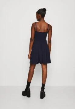 Wal G Vincent Skater Dress - Jerseyjurk - Navy Blue -Wal G. 061d6465647b4d39944a5aa7d7d38399