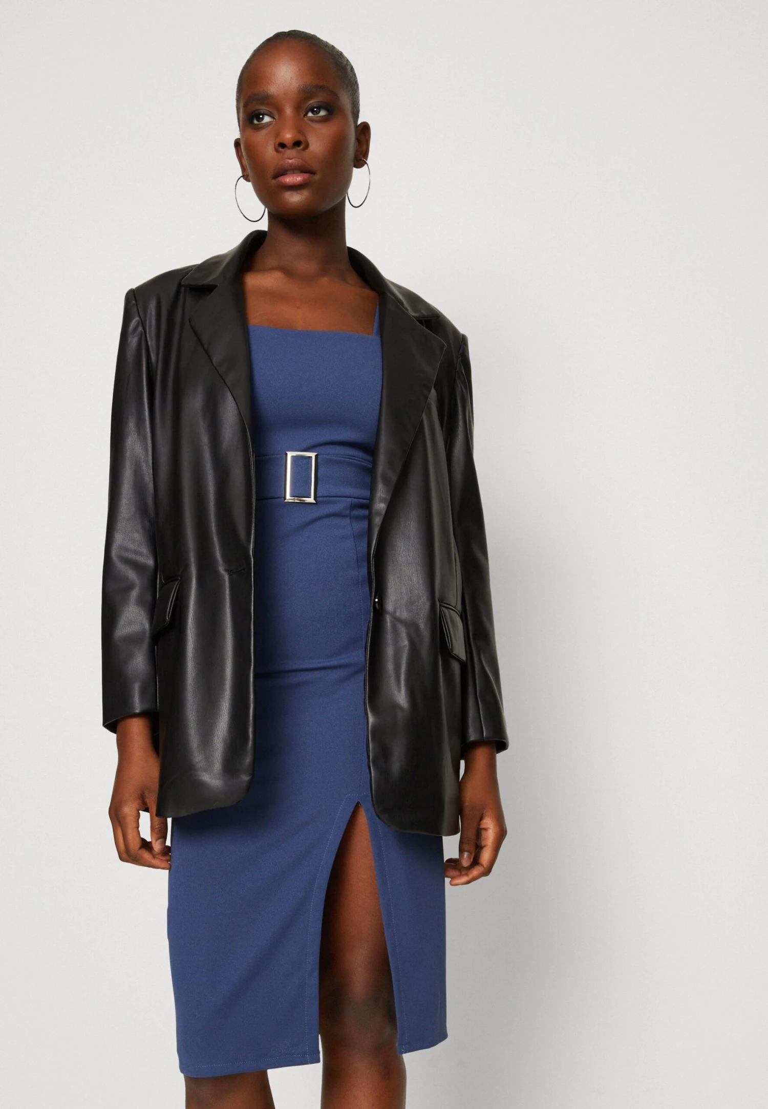 Wal G Jumina Buckle Midi - Jerseyjurk - Denim Blue 4 Wal G Jumina Buckle Midi - Jerseyjurk - Denim Blue - Afbeelding 4