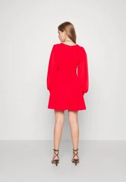 Kat Sleeve Dress - Cocktailjurk - Red 8 Kat Sleeve Dress - Cocktailjurk - Red -Wal G. 136b6b41000243ef91a43514cf301391