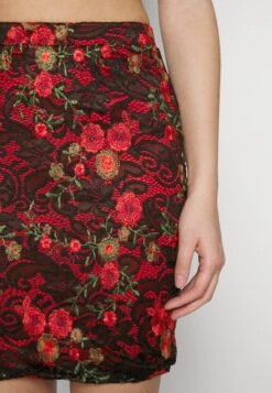 Wal G Peppy Skirt - Minirok - Red/Black 11 Wal G Peppy Skirt - Minirok - Red/Black -Wal G. 1a3f093f80744b828b73d793dba7b0ef