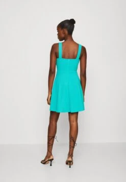 Wal G Jaqueline Skater Dress - Jerseyjurk - Tiffany Blue -Wal G. 1cbc6bee36eb4f2392d7fe126c0a76e8