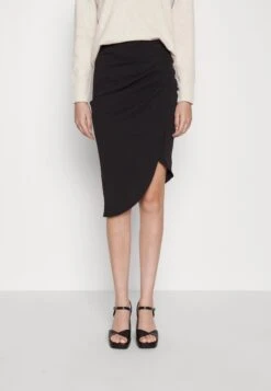 Becky - Kokerrok - Black