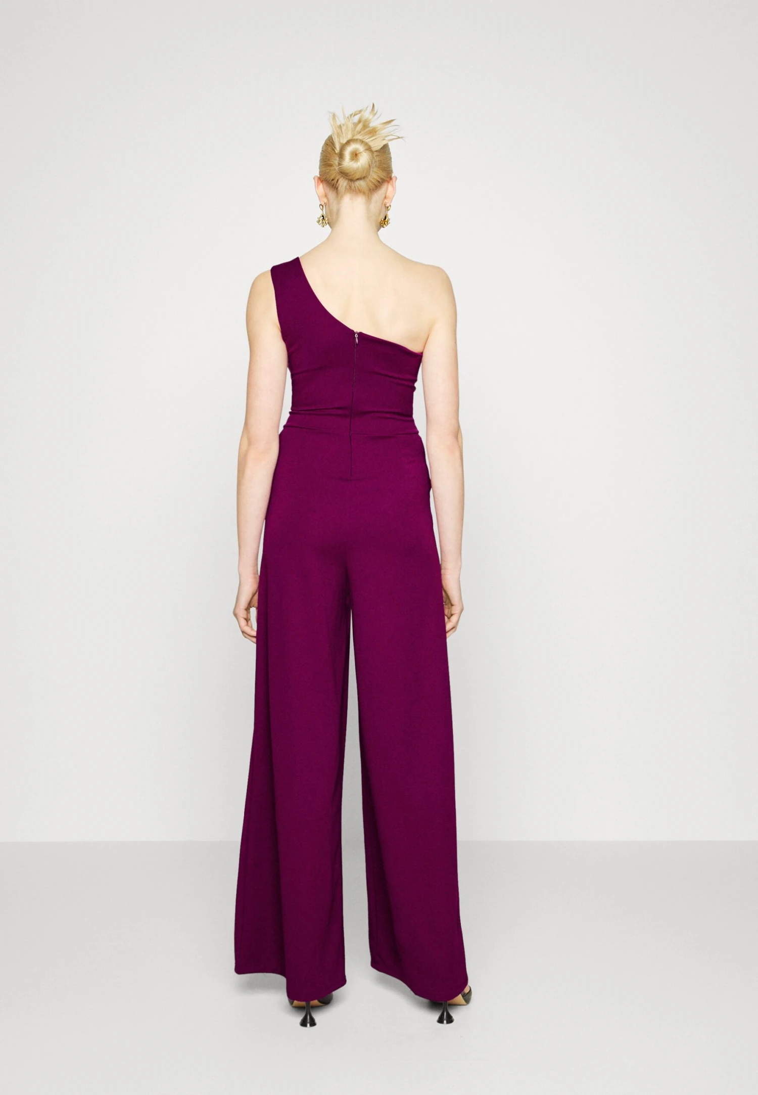 Fleur One Shoulder- Jumpsuit - Plum 3 Fleur One Shoulder- Jumpsuit - Plum - Afbeelding 3