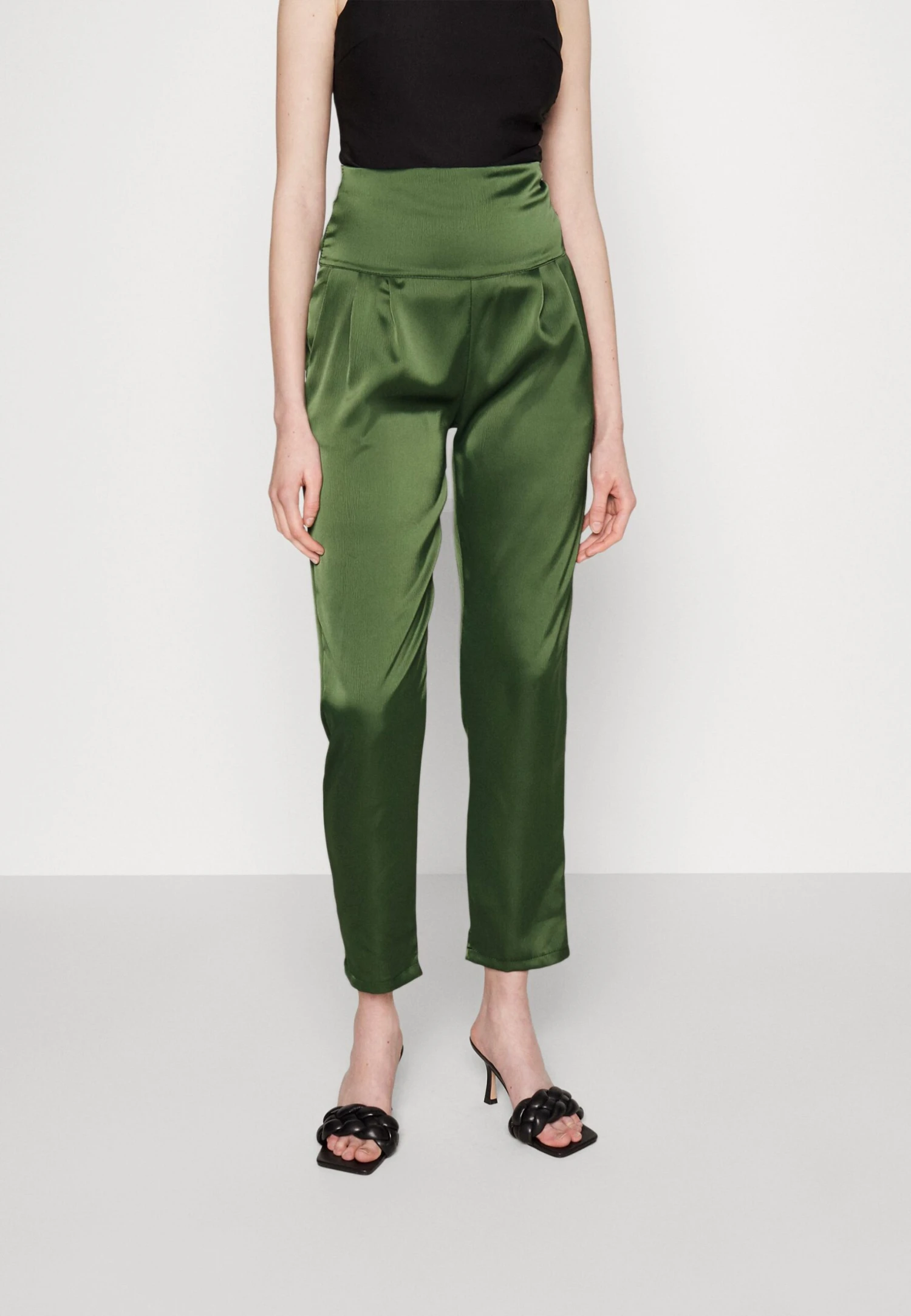 Wal G Peppa High Waisted Trouser - Broek - Dark Khaki 1 Wal G Peppa High Waisted Trouser - Broek - Dark Khaki