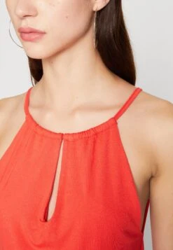 Wal G Summer Essentials Lenny Strappy - Maxi-Jurk - Fiery Red 11 Wal G Summer Essentials Lenny Strappy - Maxi-Jurk - Fiery Red -Wal G. 270baab204564248ad13102956a30f80