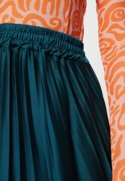 Wal G Penny Pleat Skirt - Plooirok - Emerald Green 11 Wal G Penny Pleat Skirt - Plooirok - Emerald Green -Wal G. 276c67a3f19d43d98fa3063de9e97829