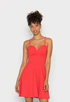 Wal G V Neck Strappy Skater Dress - Cocktailjurk - Coral