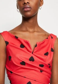 Wal G Valentines Heart Crop - Top - Red/Black -Wal G. 324bac7556424af0ae5e0619de3959f4