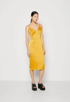 Wal G. 11 Wal G Ray Strappy Midi - Cocktailjurk - Yellow