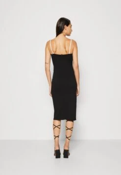 Wal G Lulu Contrast Midi - Jerseyjurk - Black/White 8 Wal G Lulu Contrast Midi - Jerseyjurk - Black/White -Wal G. 3994f1330cc04d9f8d88e1c02381b16f