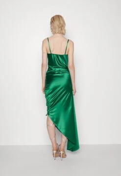 Wal G Strappy Maxi Dress - Cocktailjurk - Leaf Green -Wal G. 3c67a7c45bc34ef488bcd72b84297b05