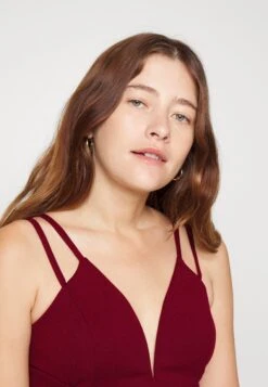 Milly Strap Skater - Cocktailjurk - Wine -Wal G. 3d93350bc99641a1bf3cd25d42137fb6