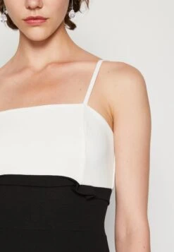 Wal G Janya Contrast Midi - Jerseyjurk - Black/White -Wal G. 459b5186fcb34879b58f47ba827d67a8