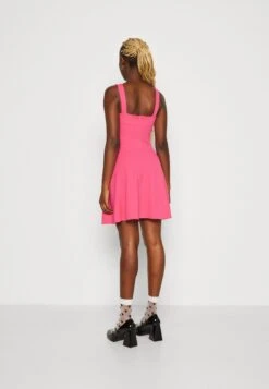 Wal G Indi Square Neck Skater - Jerseyjurk - Fuchsia 8 Wal G Indi Square Neck Skater - Jerseyjurk - Fuchsia -Wal G. 54cbe095ea67407da4c3e96ad442fe5a