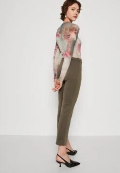 Wal G Brody Trouser - Broek - Khaki 9 Wal G Brody Trouser - Broek - Khaki -Wal G. 54effb3484f3461c987df9d7acd5687d