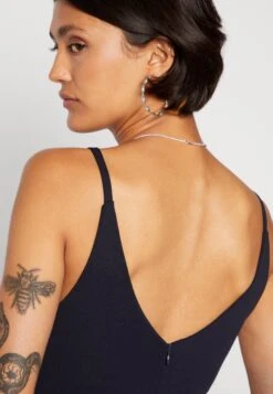 Wal G Strappy Square Neck Midi Dress - Etui-Jurk - Navy Blue 11 Wal G Strappy Square Neck Midi Dress - Etui-Jurk - Navy Blue -Wal G. 55df5442b94545a19fc7c4eca176c5b2
