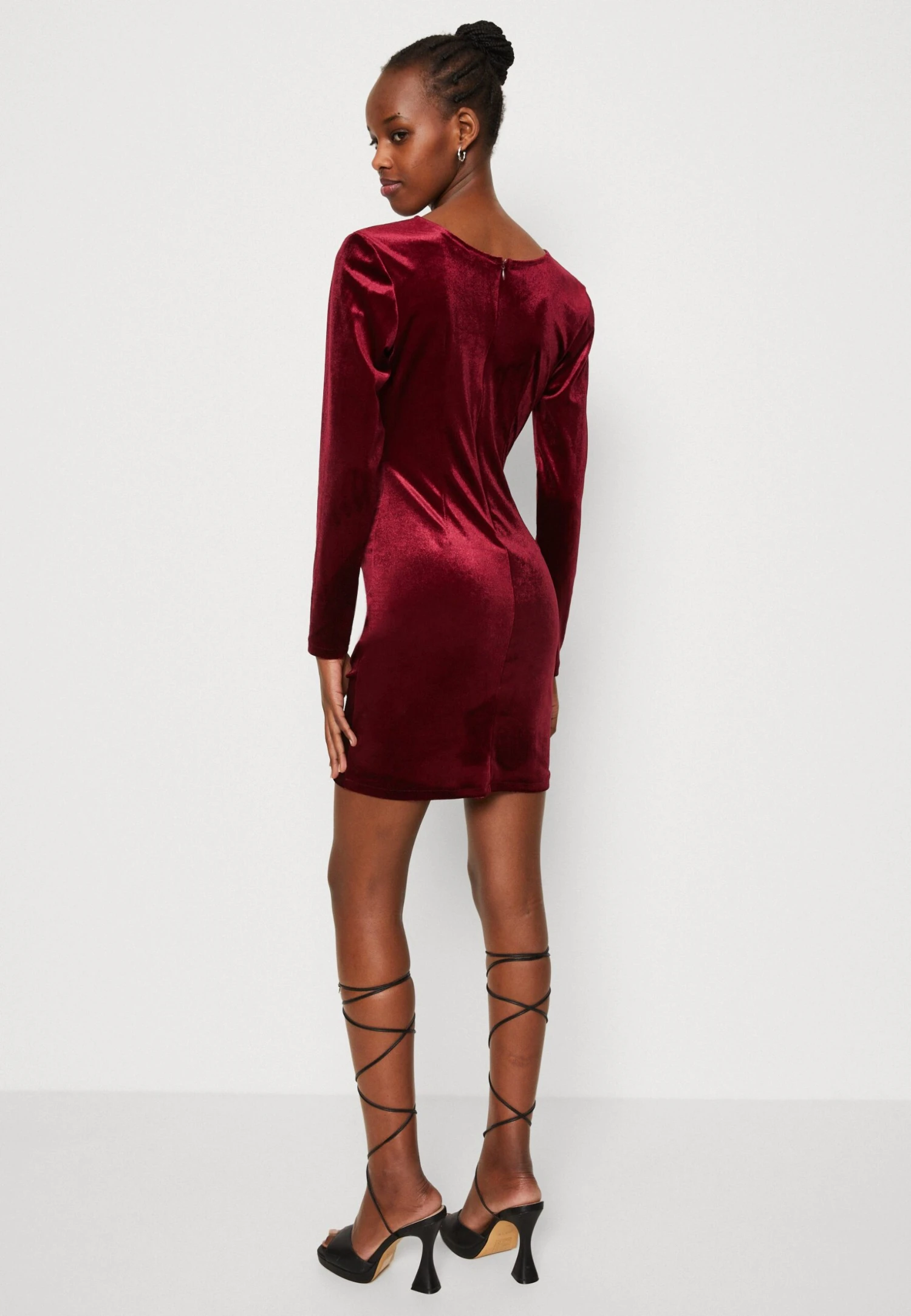 Wal G Valentines Dolly Cut Out Mini - Cocktailjurk - Wine 4 Wal G Valentines Dolly Cut Out Mini - Cocktailjurk - Wine - Afbeelding 4