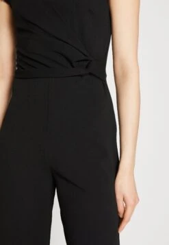 Wal G Cecillian V Neck - Jumpsuit - Black -Wal G. 661cfc3bb4b34b3cb8eff7874e1d721c