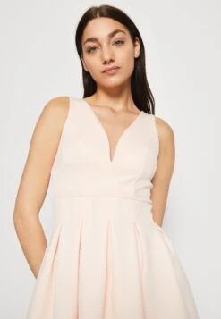 Wal G Wedding Lila V Neck Skater - Cocktailjurk - Peach 11 Wal G Wedding Lila V Neck Skater - Cocktailjurk - Peach -Wal G. 69281f63c54540a8a7984e679f1e71a0
