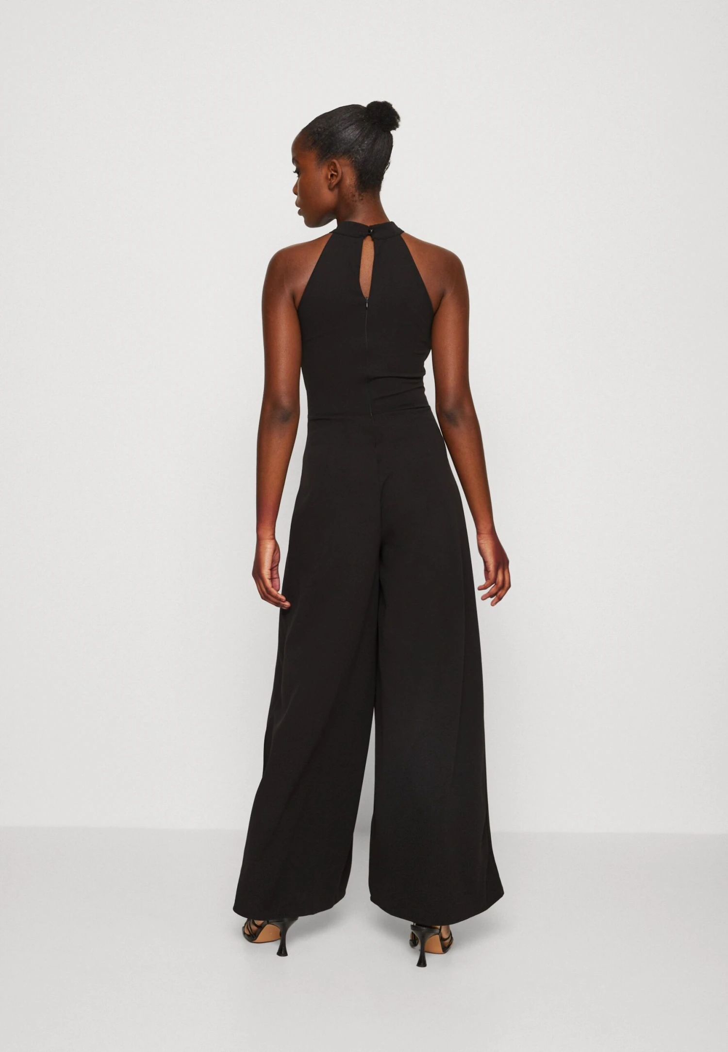 Wal G Leila Halter Neck Wide Leg - Jumpsuit - Black 3 Wal G Leila Halter Neck Wide Leg - Jumpsuit - Black - Afbeelding 3