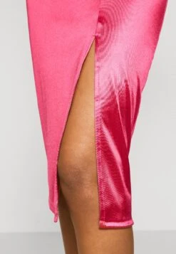 Wal G Saira Midi - Etui-Jurk - Fuchsia -Wal G. 7f192874f8484d1db6b463da9133fadc