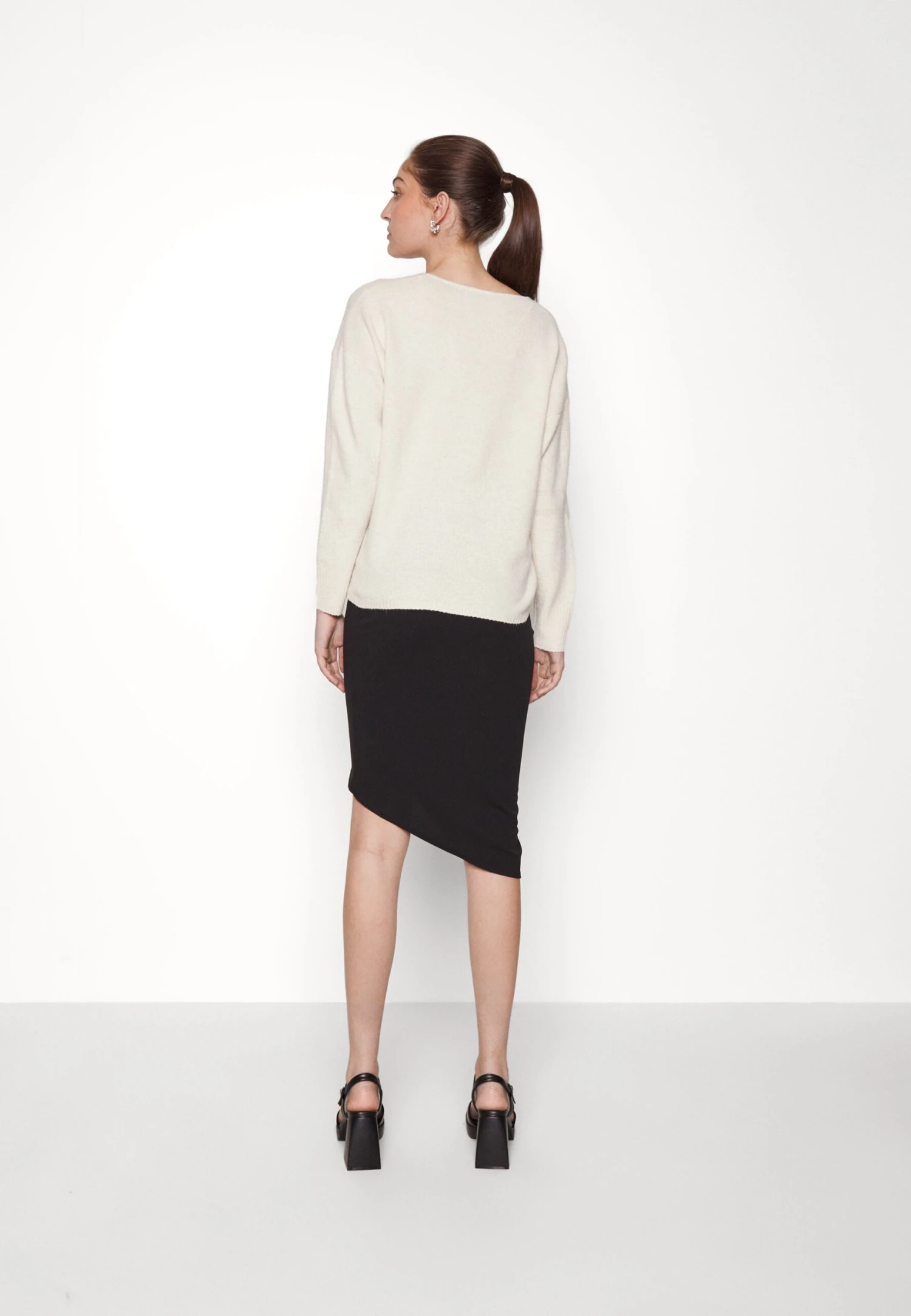 Becky - Kokerrok - Black 3 Becky - Kokerrok - Black - Afbeelding 3