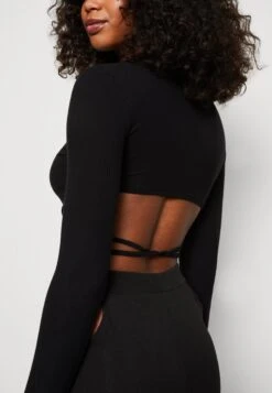 Wal G X Joey Back Detail - Longsleeve - Black -Wal G. 811e9b063d1c4588873aa2a1db935362