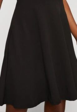 Wal G Annie Halter Skater - Jerseyjurk - Black 11 Wal G Annie Halter Skater - Jerseyjurk - Black -Wal G. 840b4eebe7b74e528735a05afc76e64f