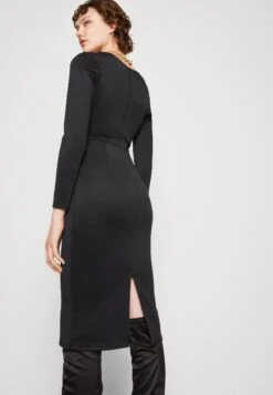 Wal G Zanad V Neck Midi - Jerseyjurk - Black 9 Wal G Zanad V Neck Midi - Jerseyjurk - Black -Wal G. 862742873ede47979971e77e76d9396b