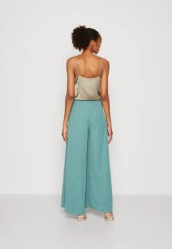 Wal G Buzz Trouser - Broek - Sage Green 8 Wal G Buzz Trouser - Broek - Sage Green -Wal G. 86bb154bc03d439aa8e1e4cfe80cb060