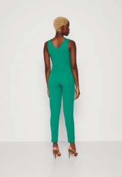 Wal G Toby V Neck - Jumpsuit - Leaf Green -Wal G. 8be119867b5142a1ab4a4f6e15173b78