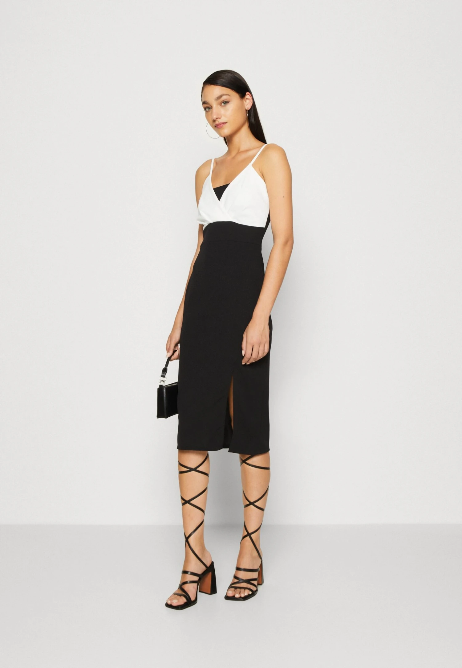 Wal G Lulu Contrast Midi - Jerseyjurk - Black/White 2 Wal G Lulu Contrast Midi - Jerseyjurk - Black/White - Afbeelding 2