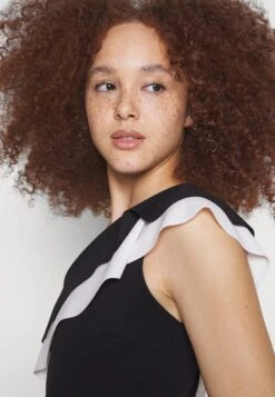 Wal G Smeena One Shoulder Midi - Jerseyjurk - Black/White -Wal G. 8f516a315f7742e6b49adb579d6c99d9