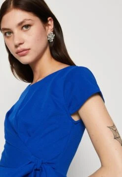 Wal G Milly Knot Ruffle Skater - Jerseyjurk - Electric Blue -Wal G. 93acc43b97ca4c2093b9fc364e437d71