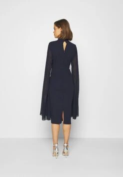 Wal G Cape Sleeve Dress - Cocktailjurk - Navy Blue 8 Wal G Cape Sleeve Dress - Cocktailjurk - Navy Blue -Wal G. 9583139ed6d04f50800757bd304164be