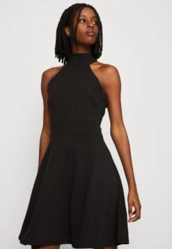 Wal G Annie Halter Skater - Jerseyjurk - Black 9 Wal G Annie Halter Skater - Jerseyjurk - Black -Wal G. 9b4f1a9983d8488a8b35482bc4eec472