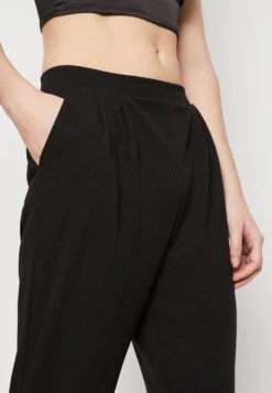 Wal G Alla Trouser - Broek - Black 11 Wal G Alla Trouser - Broek - Black -Wal G. a0785221afcc407dab2def5e5042f569