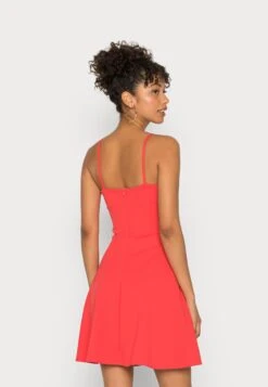 Wal G V Neck Strappy Skater Dress - Cocktailjurk - Coral 7 Wal G V Neck Strappy Skater Dress - Cocktailjurk - Coral -Wal G. af6aaa91562f49799b7a473386813259