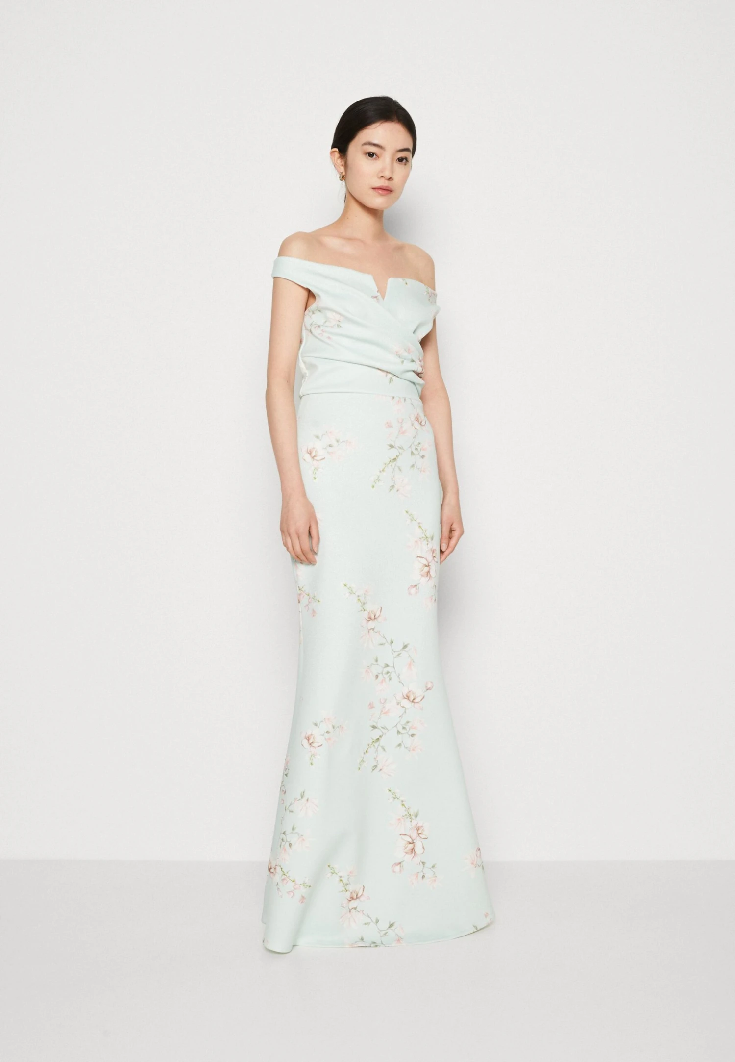 Wal G Wedding Kai V Neck Print Maxi - Galajurk - Sage Green 1 Wal G Wedding Kai V Neck Print Maxi - Galajurk - Sage Green