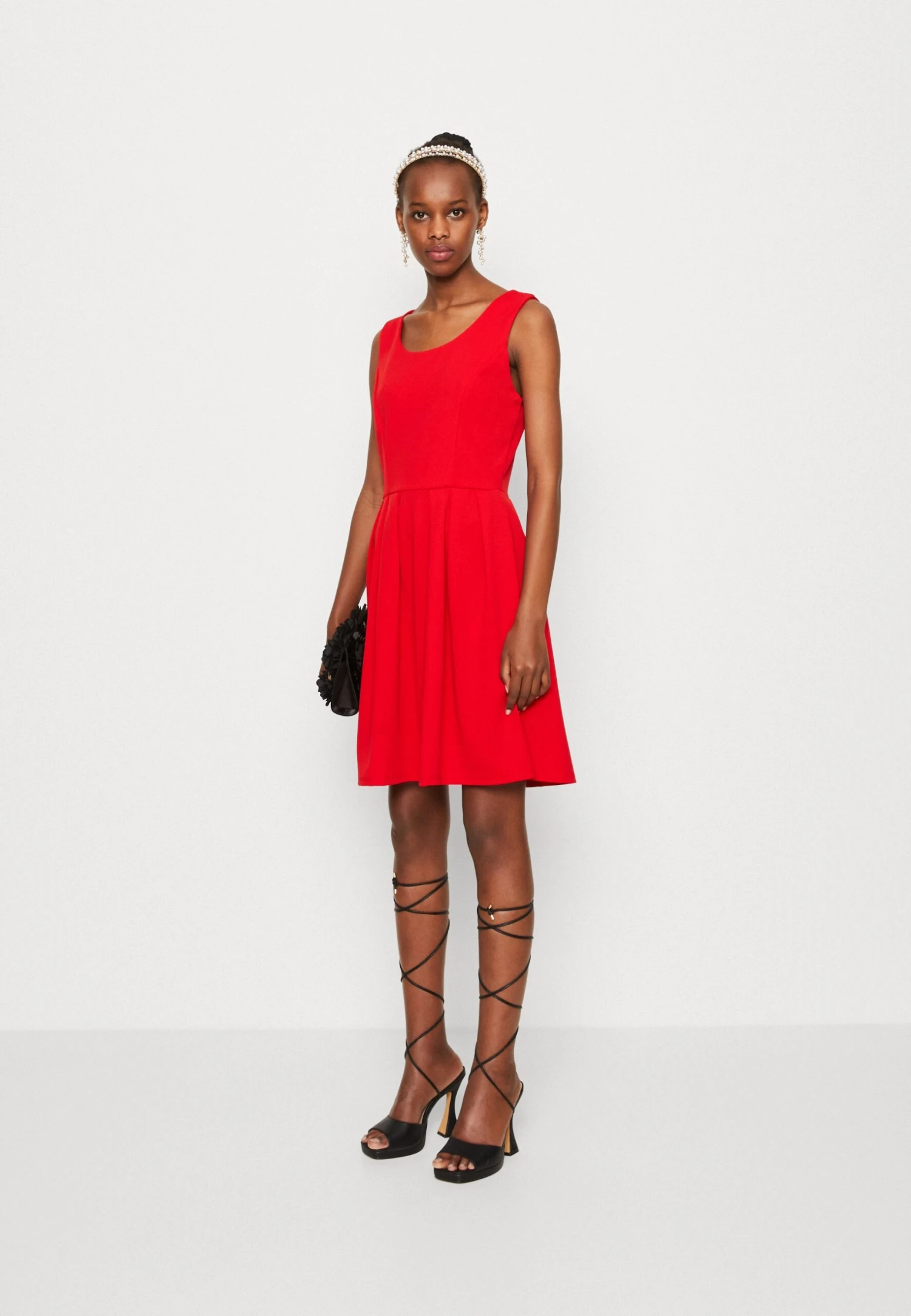 Wal G Valentines Holly Heart Cut Out Skater - Cocktailjurk - Red 2 Wal G Valentines Holly Heart Cut Out Skater - Cocktailjurk - Red - Afbeelding 2