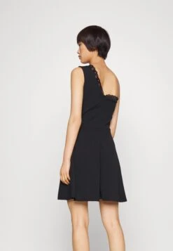 Penelope Lace Skater - Cocktailjurk - Black 9 Penelope Lace Skater - Cocktailjurk - Black -Wal G. b574e3efebff4e31bee4c431d799bd99