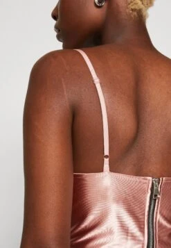 Wal G Christian Corset Crop - Top - Dusty Pink -Wal G. bbf34843f56a4de684a200e5c71fb16e