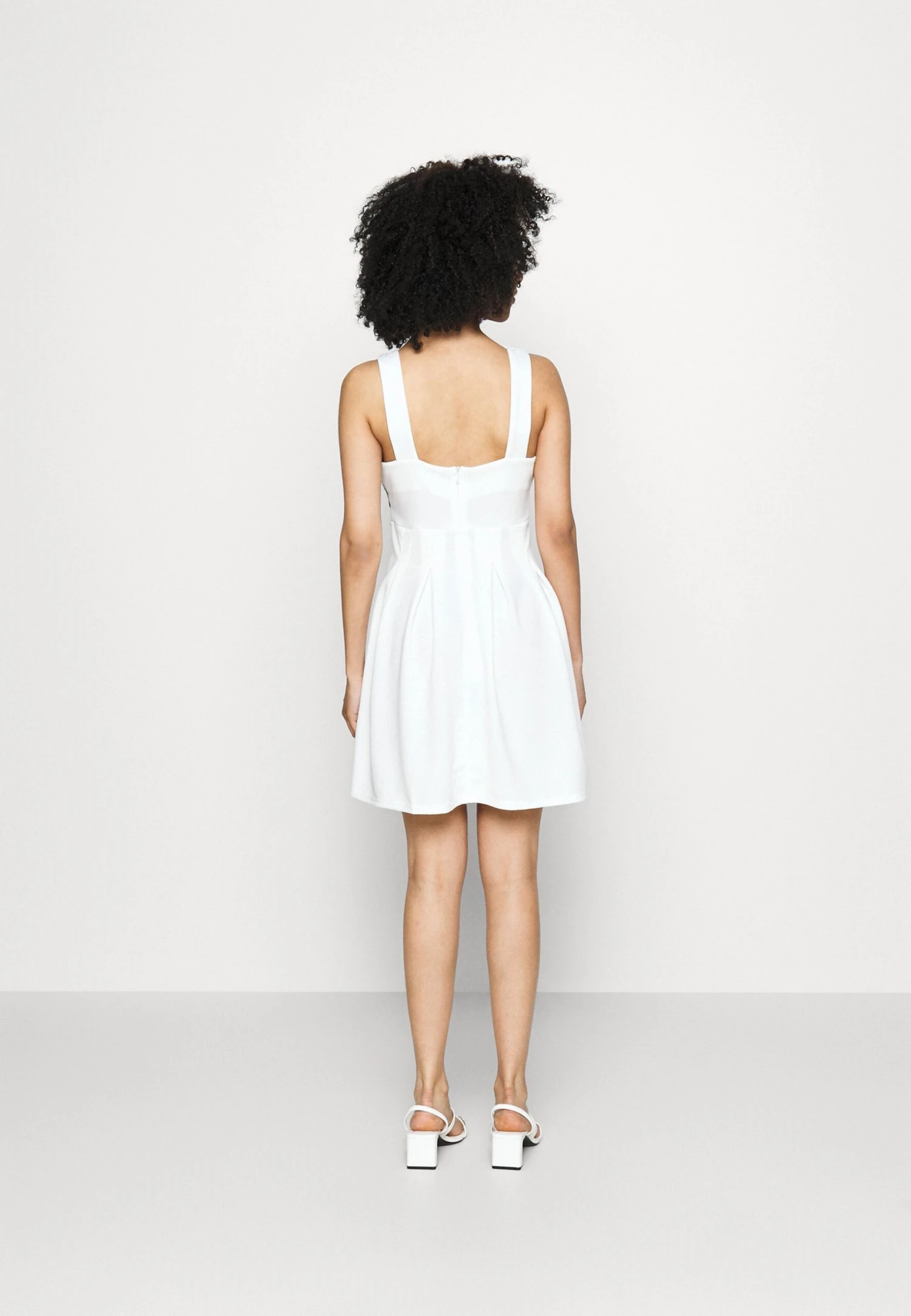 EmbroideredSkater - Jurk - White Floral 3 EmbroideredSkater - Jurk - White Floral - Afbeelding 3