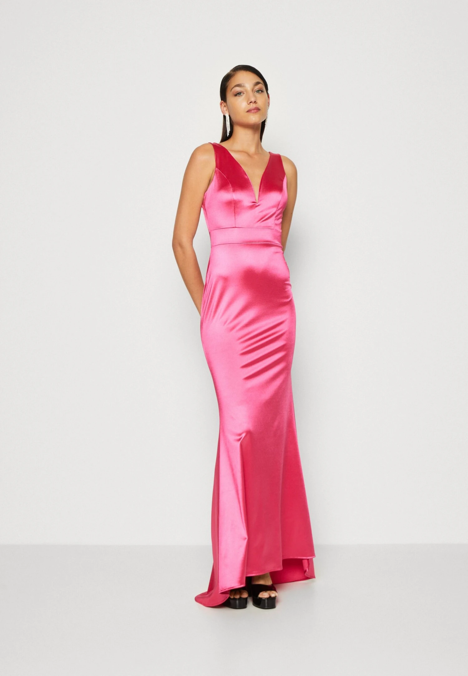 Wal G Nikita V Neck Maxi - Galajurk - Strawberry Pink 1 Wal G Nikita V Neck Maxi - Galajurk - Strawberry Pink