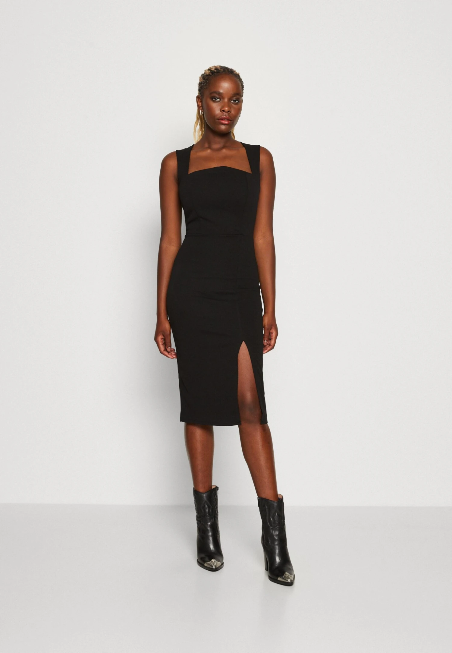 Wal G Brody Curve Neck Midi - Etui-Jurk - Black 1 Wal G Brody Curve Neck Midi - Etui-Jurk - Black