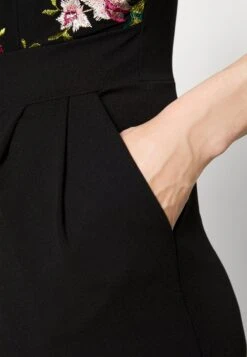 Contrast Plunge - Jumpsuit - Black -Wal G. c7ccb288571343d4877214d4fb0db8cd