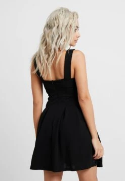 Eloise V Neck Skater Dress - Cocktailjurk - Black 7 Eloise V Neck Skater Dress - Cocktailjurk - Black -Wal G. cd36edbe8b4345319bc7183e54989696