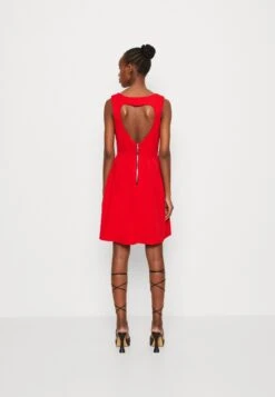 Wal G Valentines Holly Heart Cut Out Skater - Cocktailjurk - Red 8 Wal G Valentines Holly Heart Cut Out Skater - Cocktailjurk - Red -Wal G. d5a9ff880e1343b48eb1f6616730b40d