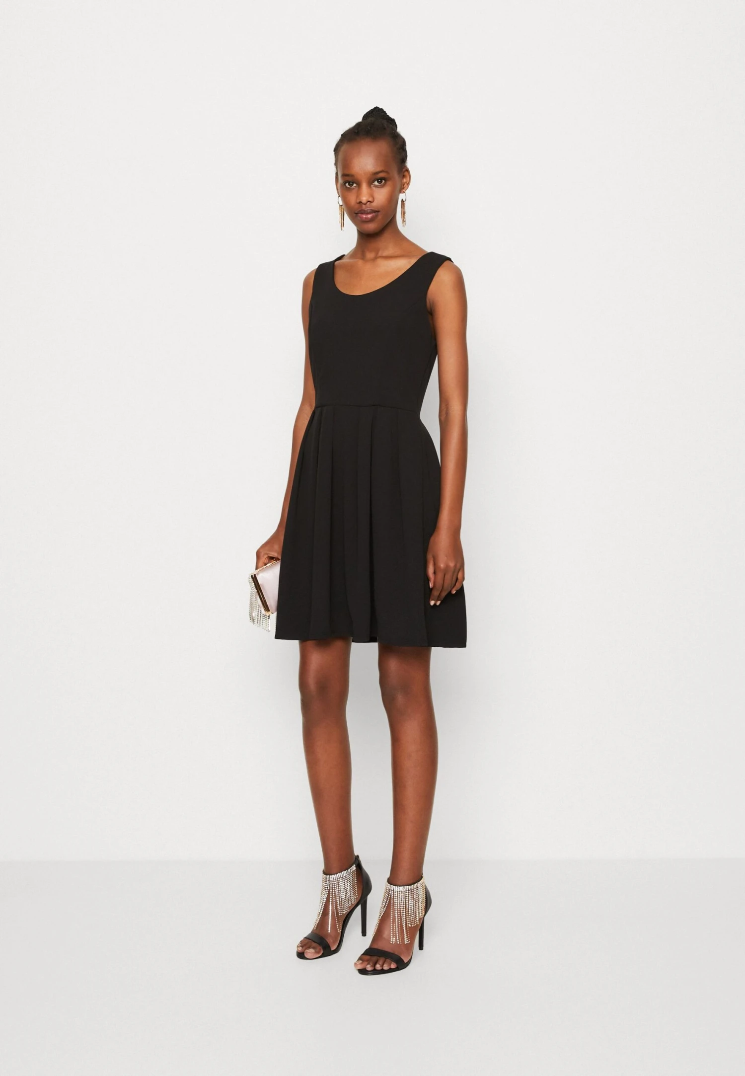 Wal G Valentines Holly Heart Cut Out Skater - Cocktailjurk - Black 2 Wal G Valentines Holly Heart Cut Out Skater - Cocktailjurk - Black - Afbeelding 2