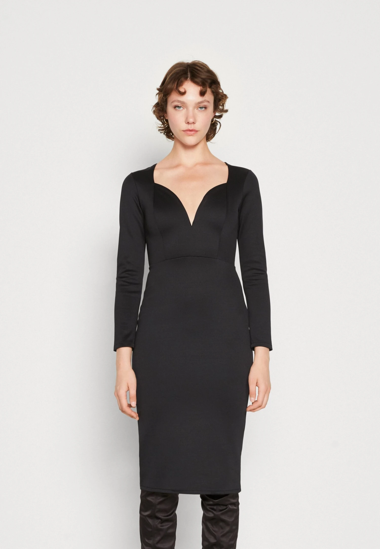 Wal G Zanad V Neck Midi - Jerseyjurk - Black 1 Wal G Zanad V Neck Midi - Jerseyjurk - Black